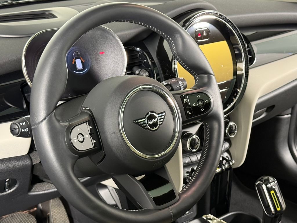 Certified 2024 MINI Cooper SE image 15