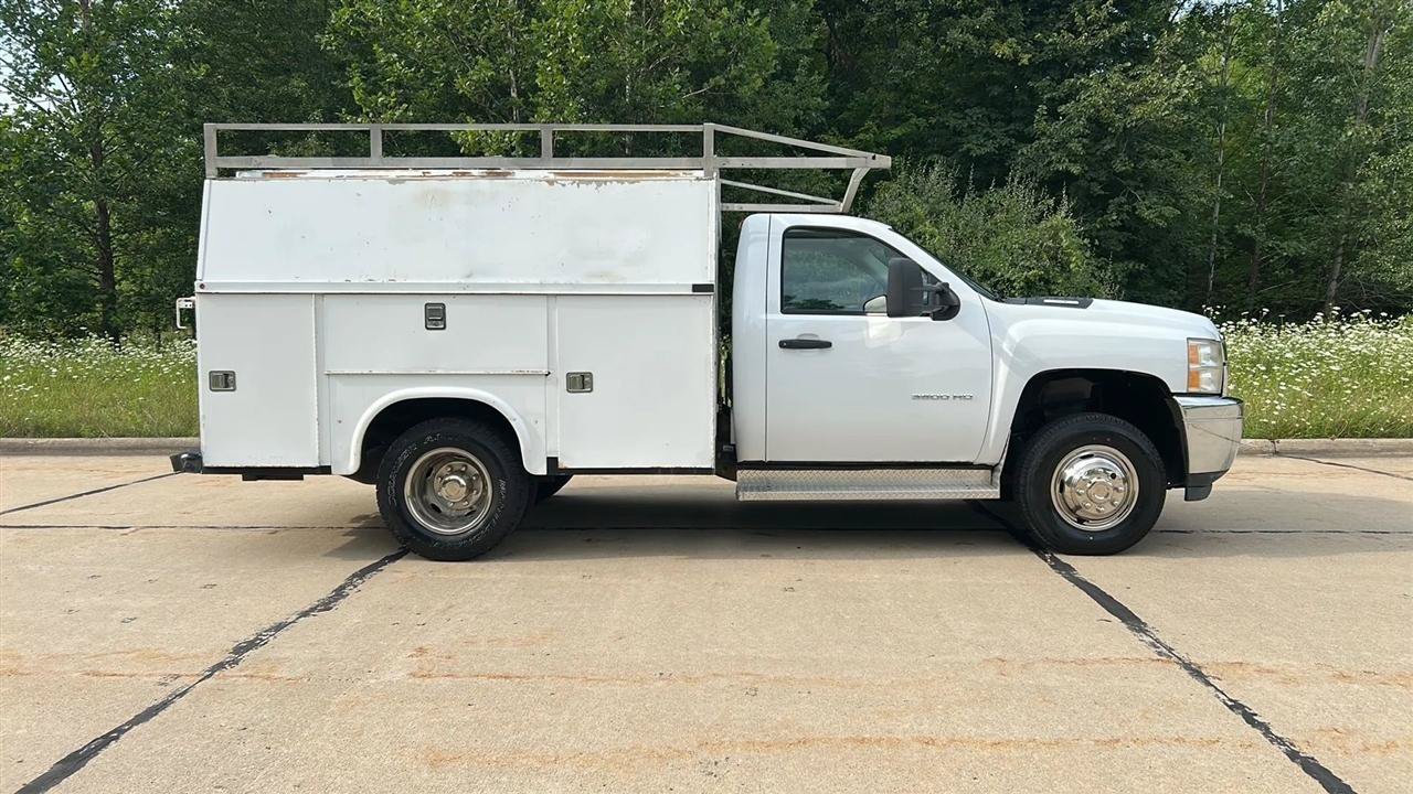 Used 2011 Chevrolet Silverado 3500 W/T RWD image 6