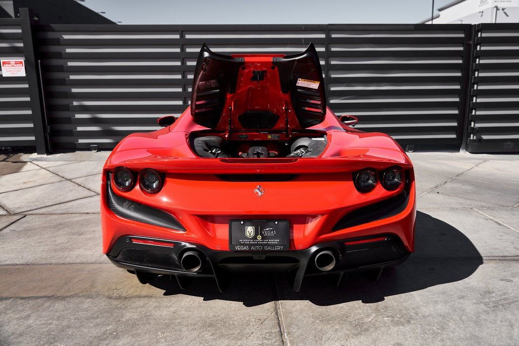 Used 2022 Ferrari F8 Tributo image 27
