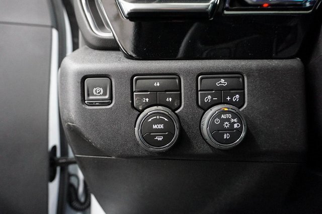 New 2026 Chevrolet Silverado 3500 LT image 13