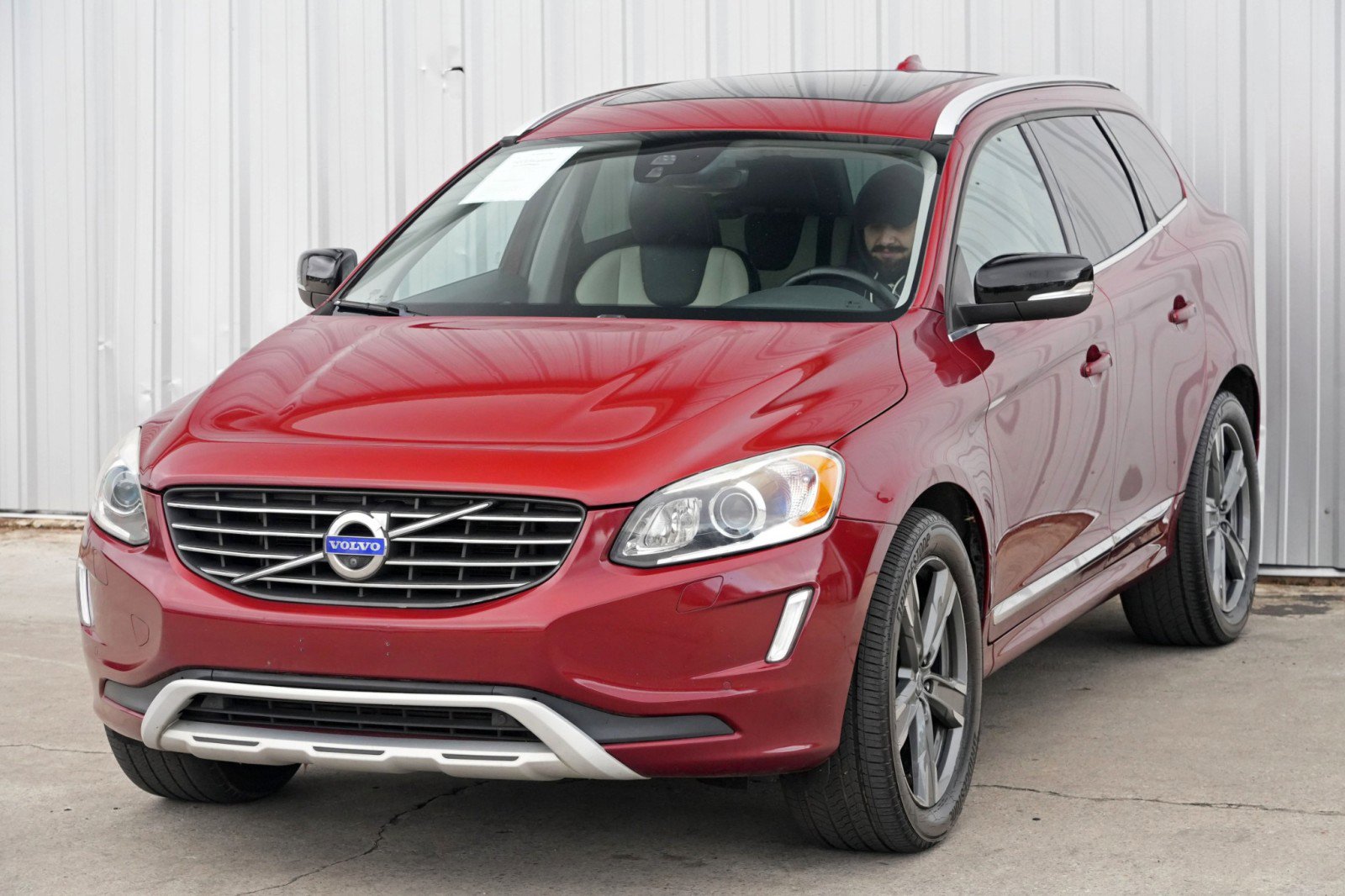 Used 2017 Volvo XC60 T5 Dynamic w/ Preferred Option Package image 46