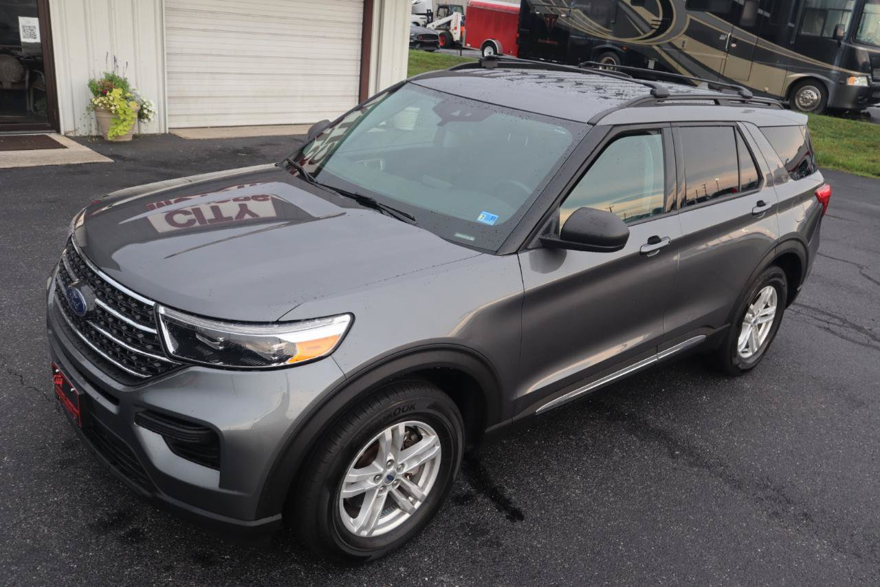 Used 2023 Ford Explorer XLT AWD/4WD image 23
