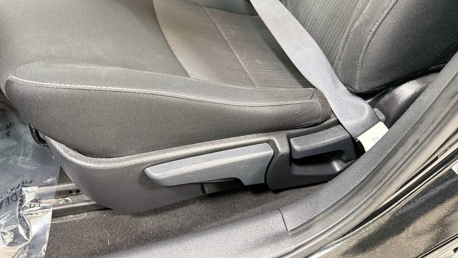 Used 2024 Nissan Sentra SV FWD image 14