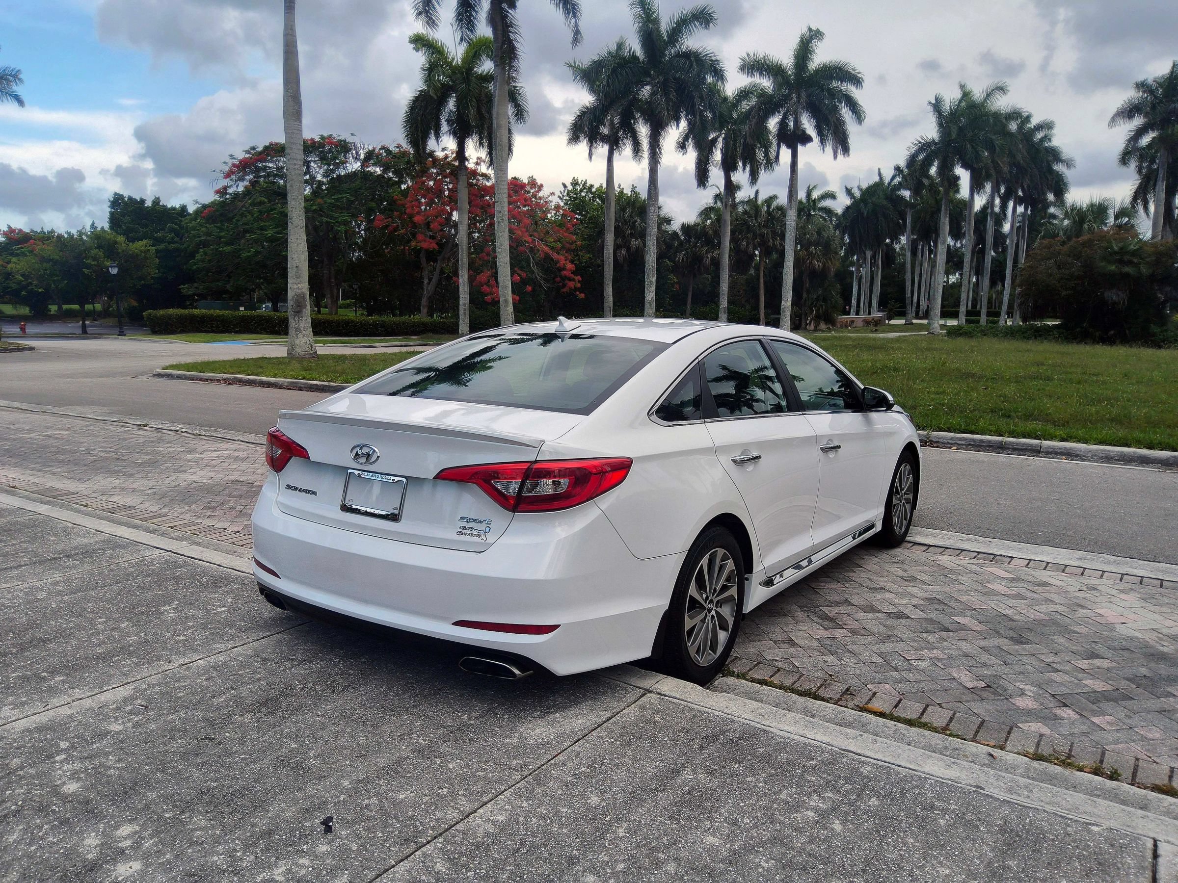 Used 2016 Hyundai Sonata Sport w/ Option Group 02 FWD image 21