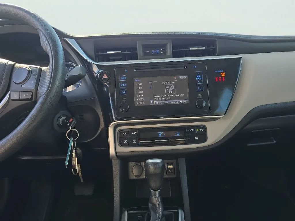 Used 2019 Toyota Corolla LE FWD image 17