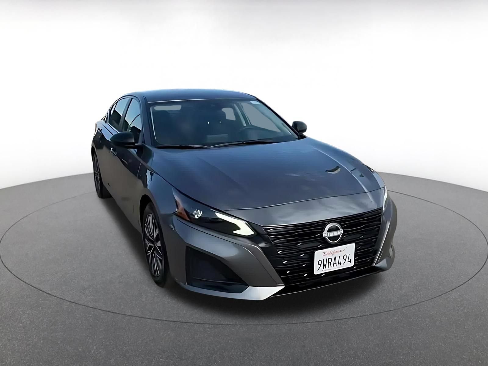 Used 2026 Nissan Altima 2.5 SV FWD image 3