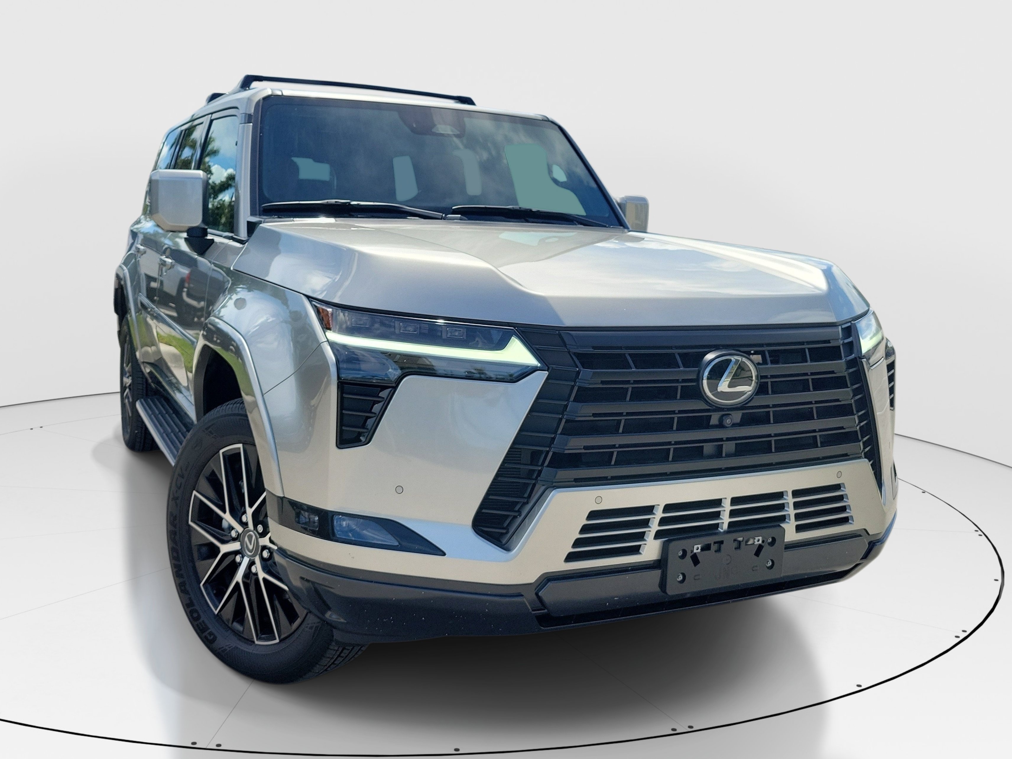 Used 2025 Lexus GX 550 w/ Accessory Package (2T) AWD/4WD image 2
