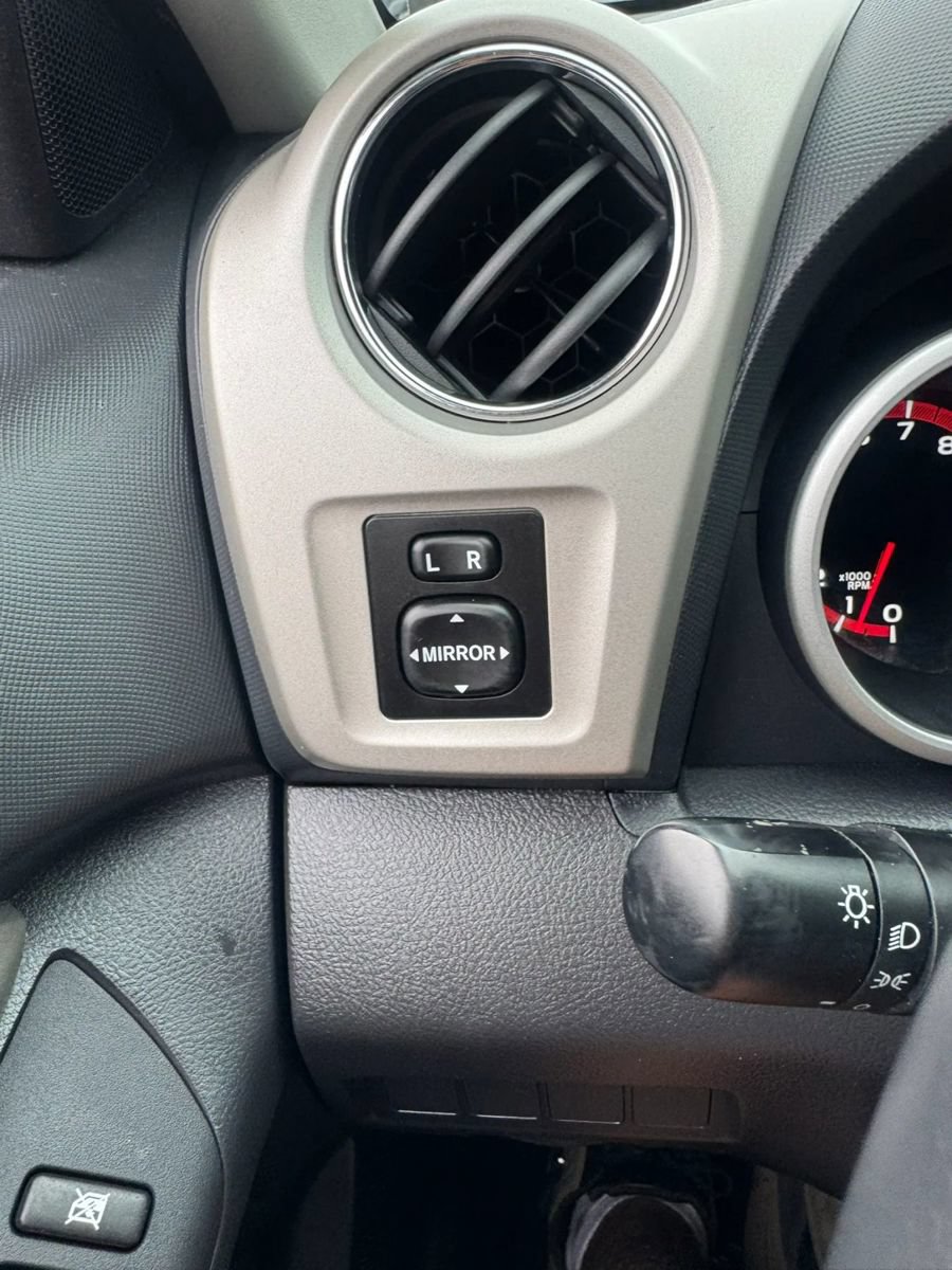 Used 2009 Toyota Matrix S FWD image 20
