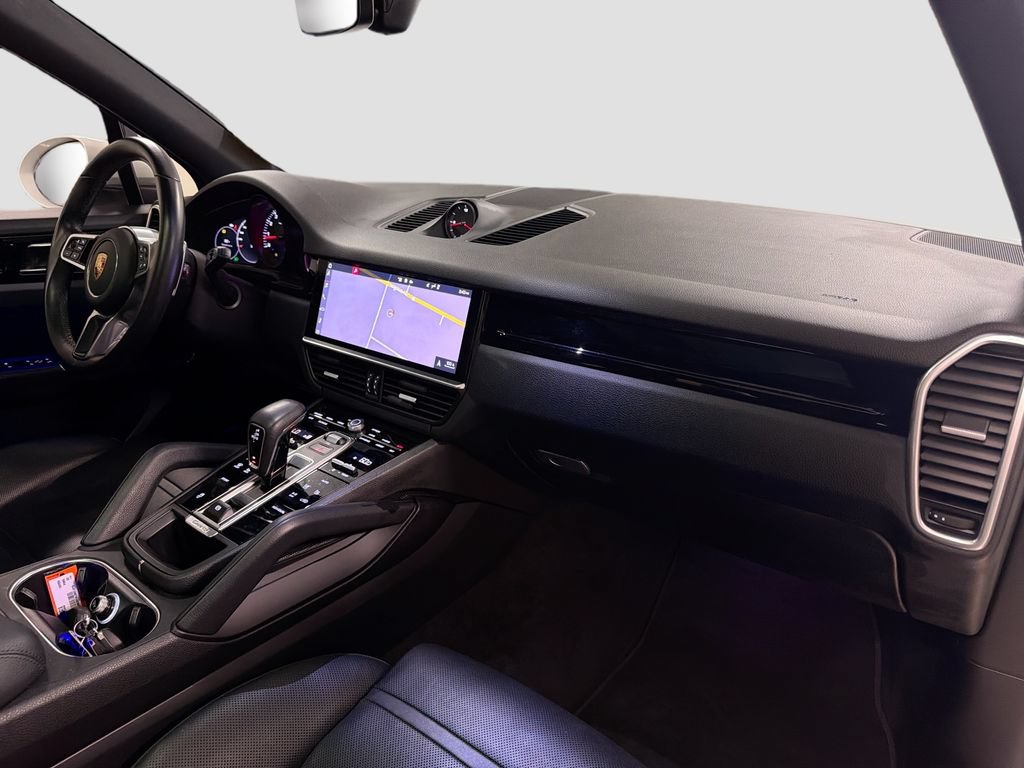 Certified 2020 Porsche Cayenne AWD/4WD image 31