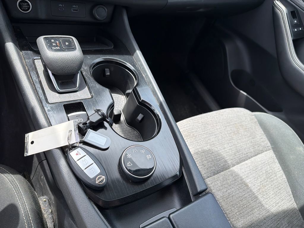 Used 2022 Nissan Rogue S AWD/4WD image 33