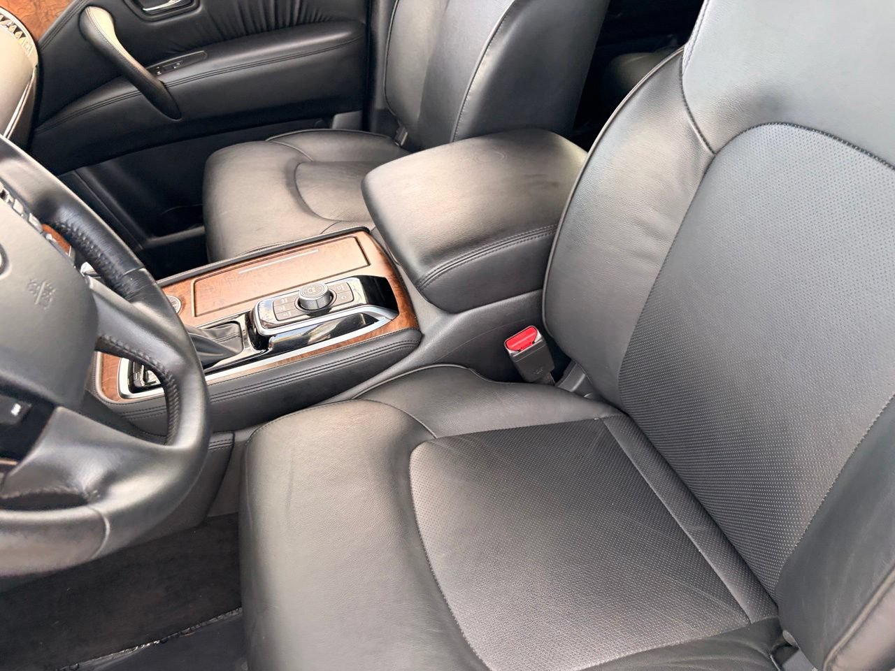 Used 2024 Nissan Armada SL w/ Captain's Chairs Package RWD image 20