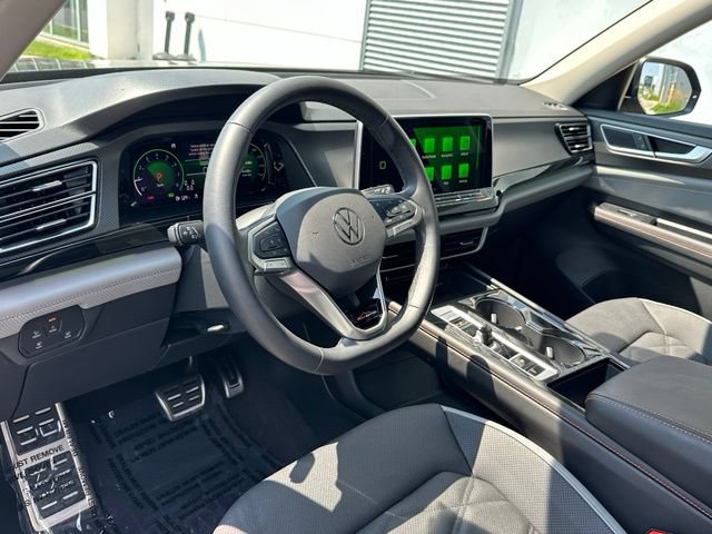 Certified 2026 Volkswagen Atlas Peak Edition AWD/4WD image 31