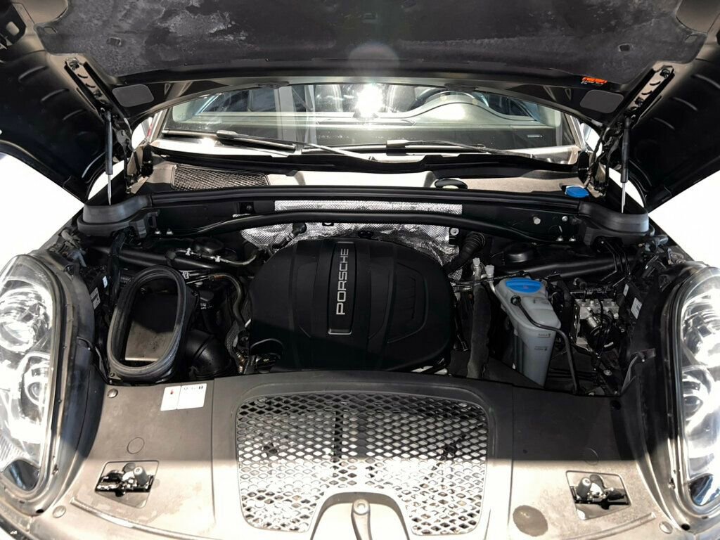 Used 2018 Porsche Macan image 9