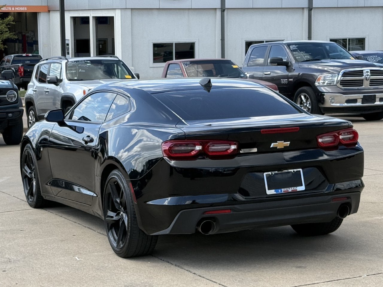 Used 2024 Chevrolet Camaro LT RWD image 5