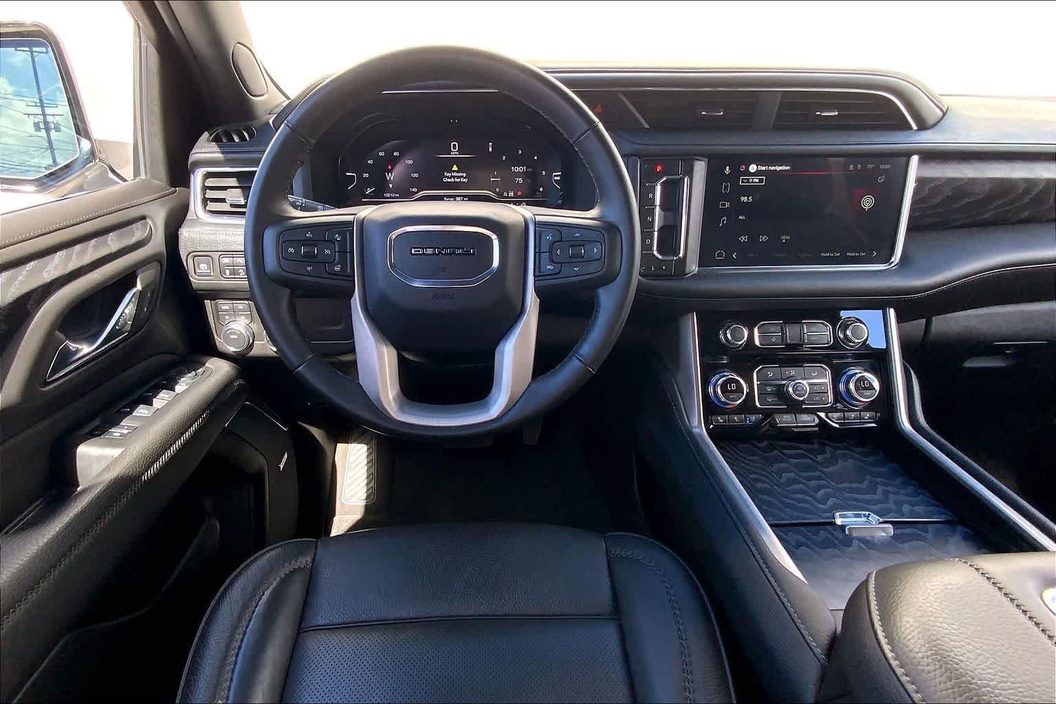 Used 2024 GMC Yukon Denali AWD/4WD image 14
