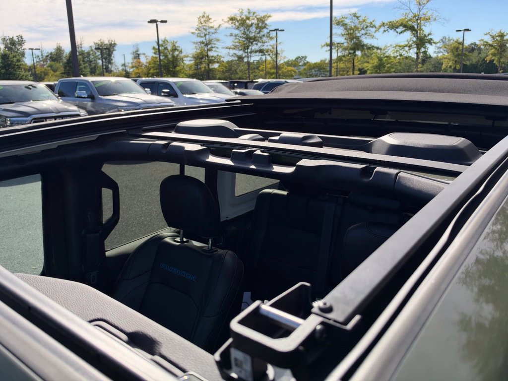 Used 2023 Jeep Wrangler Unlimited Rubicon 4xe w/ Cold Weather Group AWD/4WD image 32