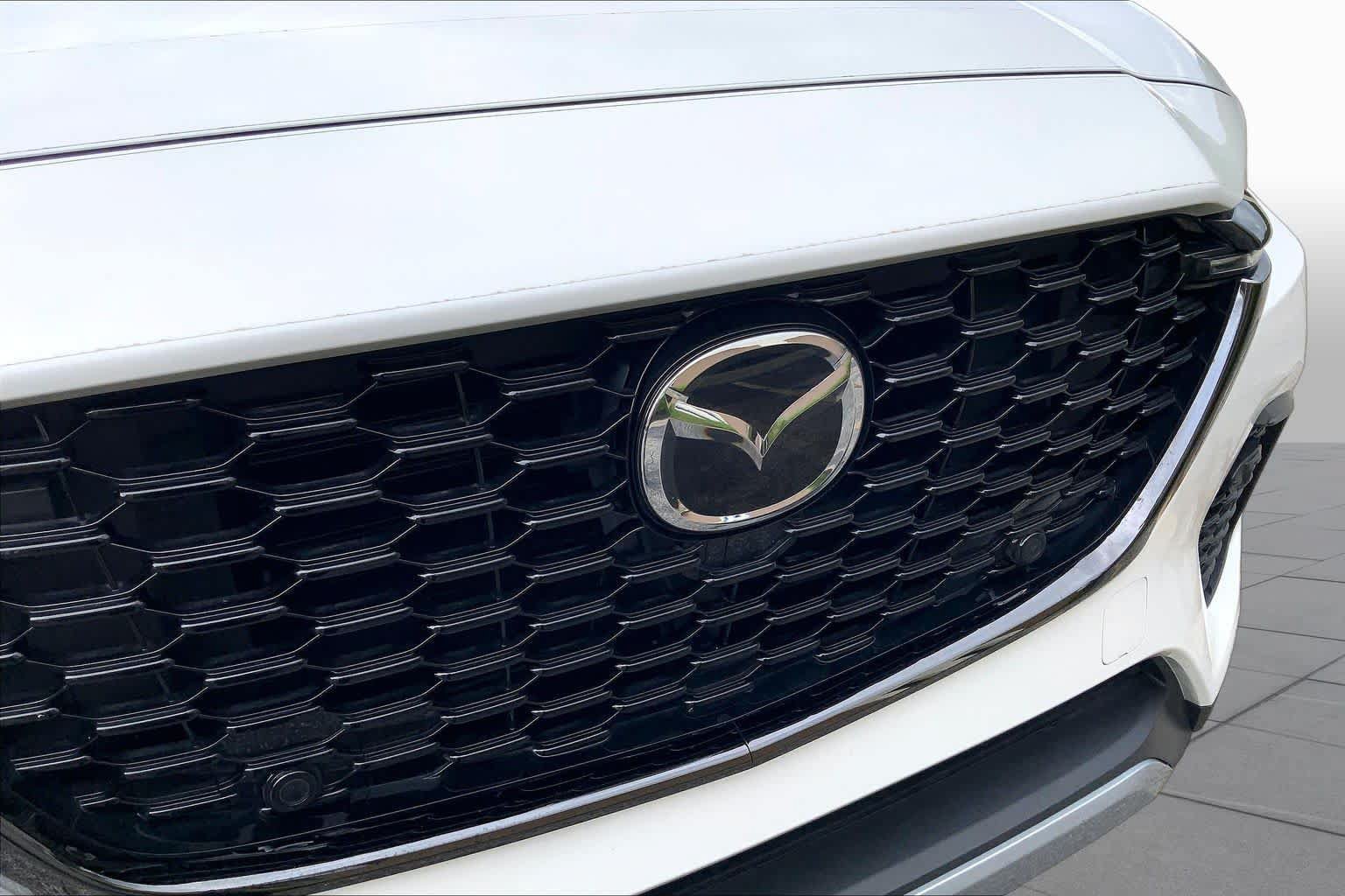 Certified 2025 MAZDA CX-70 Plug-In Hybrid w/ Premium Pkg AWD/4WD image 32