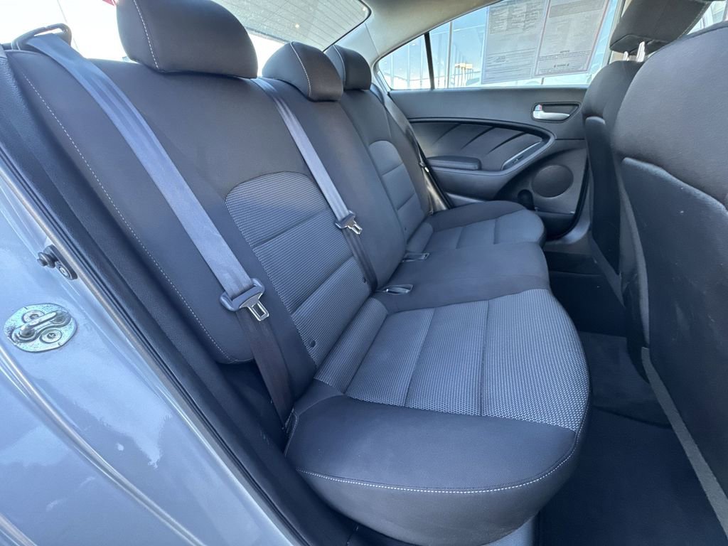 Used 2017 Kia Forte LX image 21