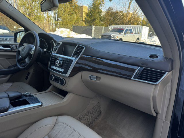 Used 2016 Mercedes-Benz GL 450 4MATIC image 34