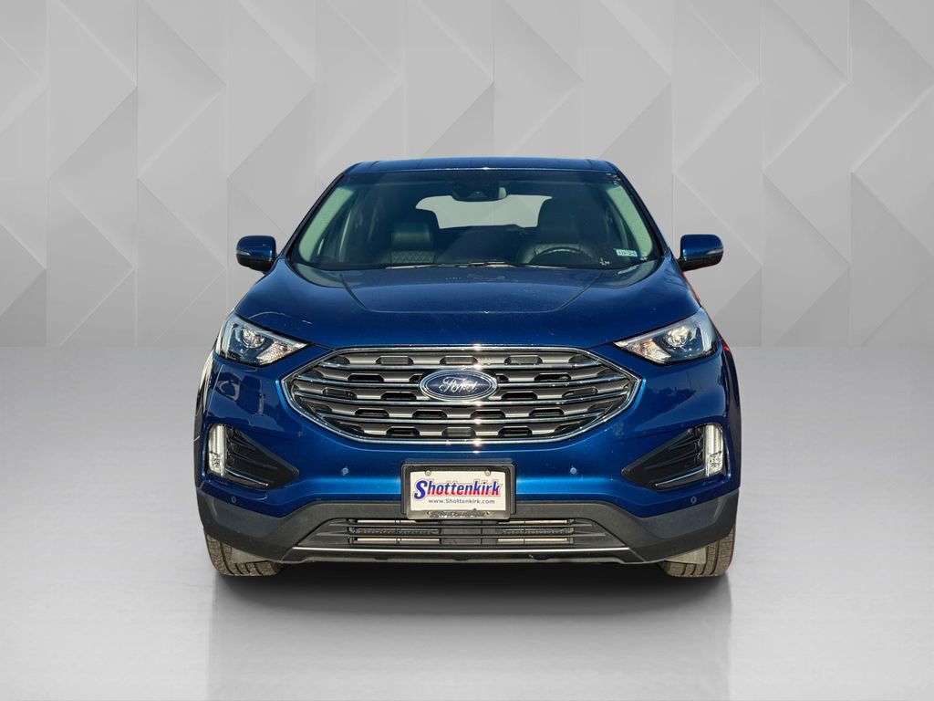 Used 2024 Ford Edge Titanium image 2