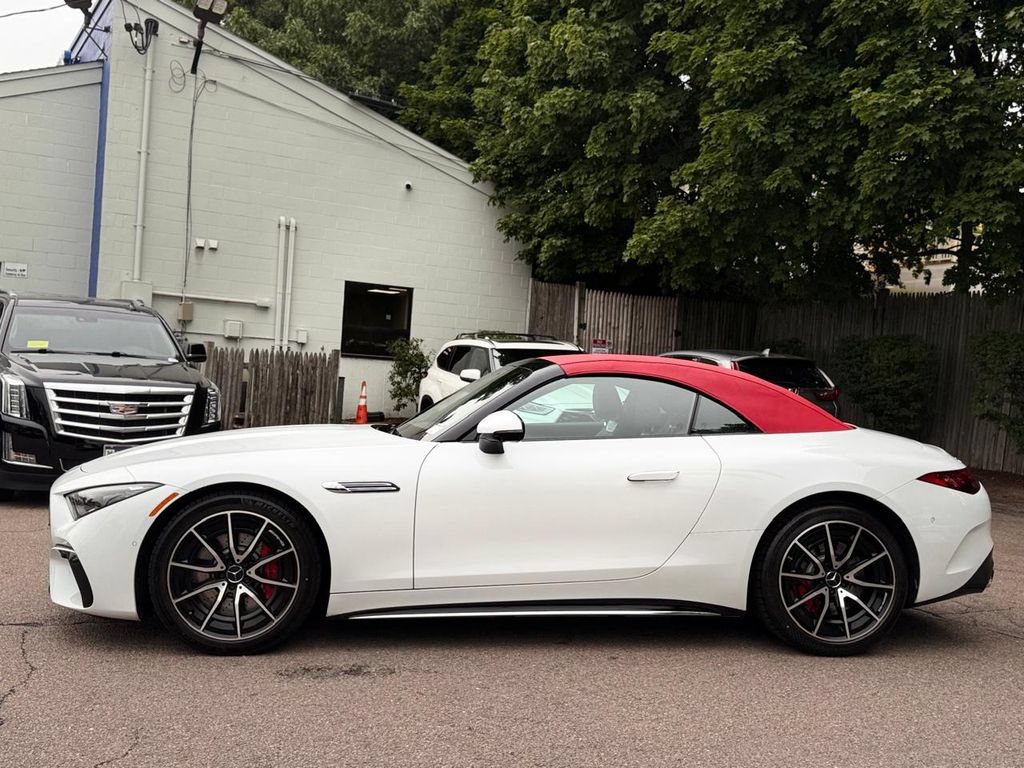 Used 2023 Mercedes-Benz SL 55 AMG 4MATIC w/ Driver Assistance Package image 4