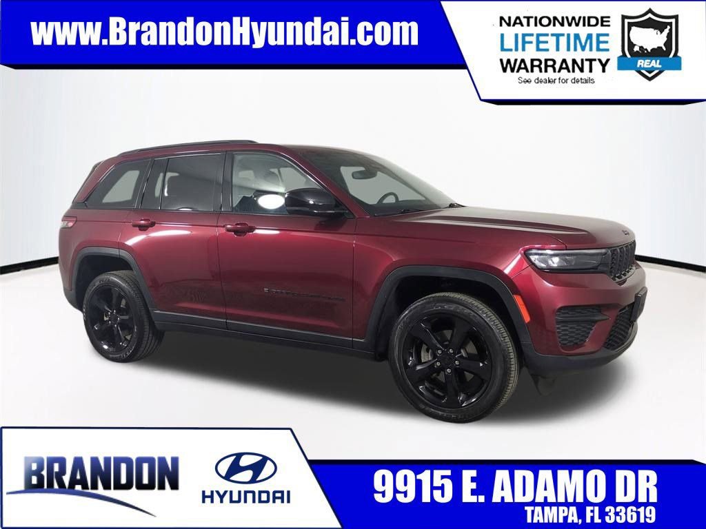 Used 2024 Jeep Grand Cherokee Altitude image 1