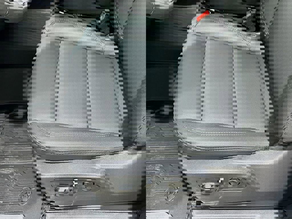 New 2026 GMC Sierra 1500 SLT image 23