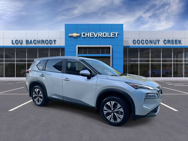 Used 2022 Nissan Rogue SV FWD image 2
