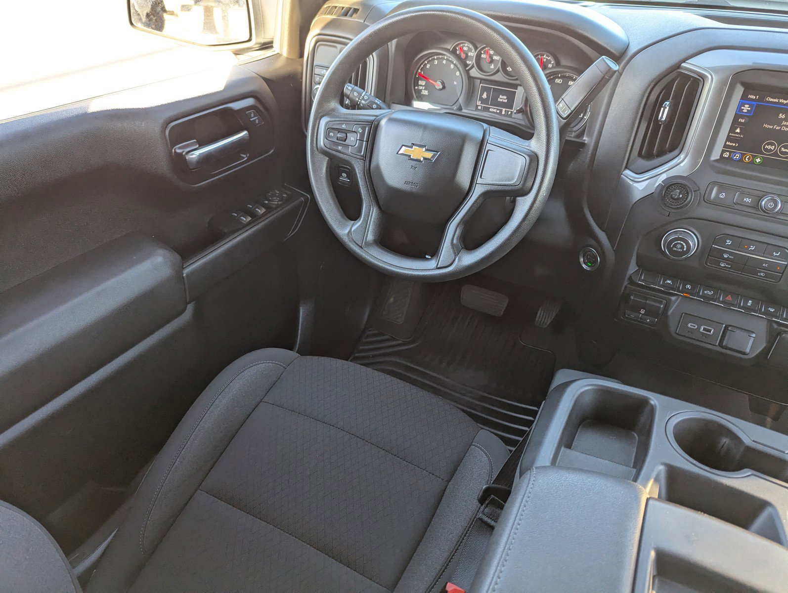 Certified 2024 Chevrolet Silverado 1500 Custom w/ LPO, Dark Essentials Package image 15