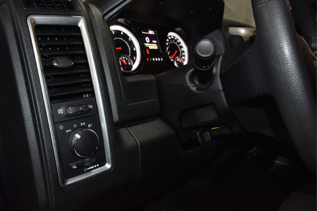Used 2024 RAM 1500 Warlock AWD/4WD image 11