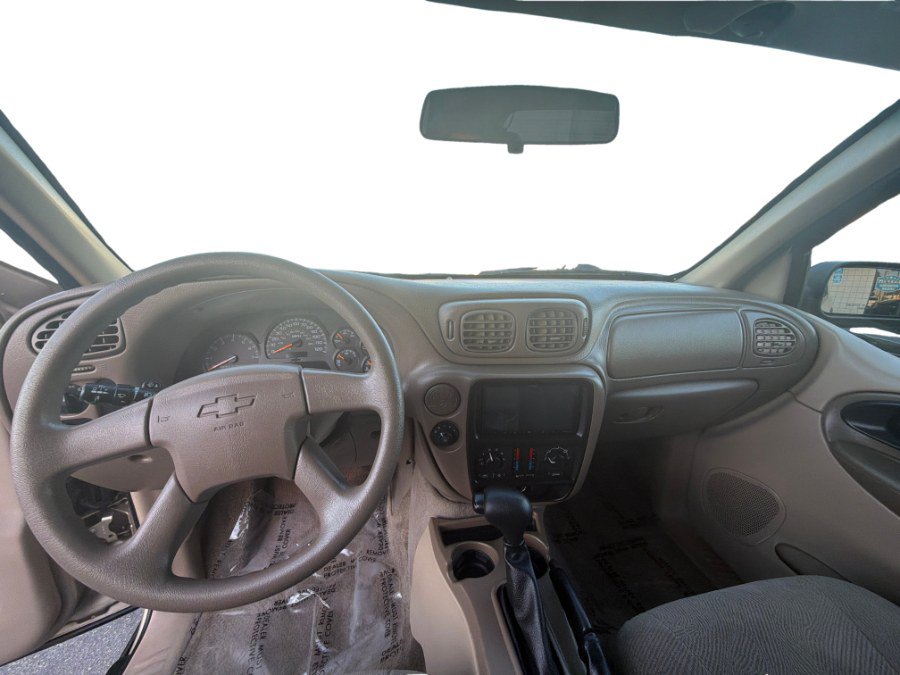 Used 2004 Chevrolet TrailBlazer LS w/ LS Preferred Equipment Group RWD image 19
