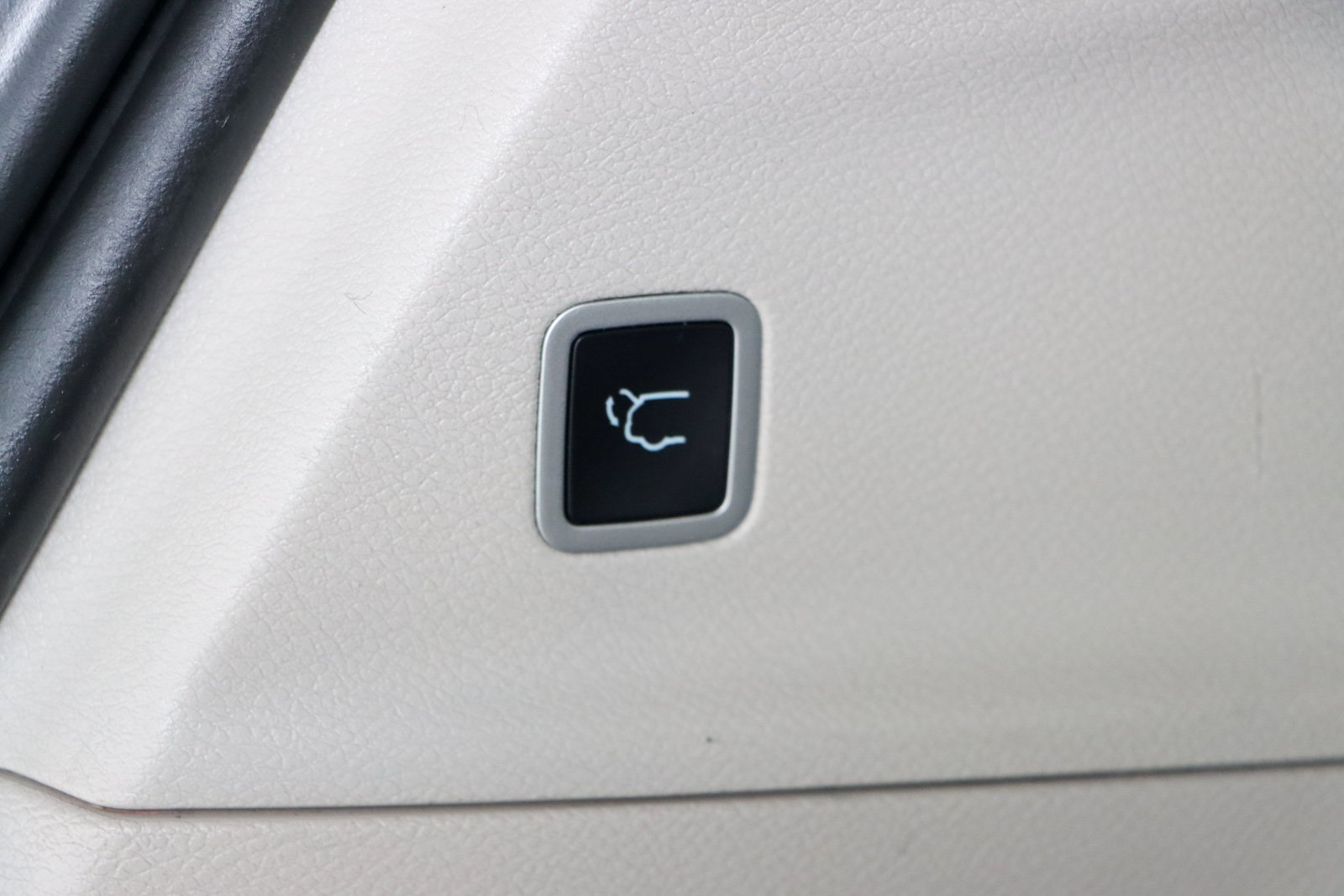 Used 2023 Chrysler Pacifica Touring-L FWD image 32