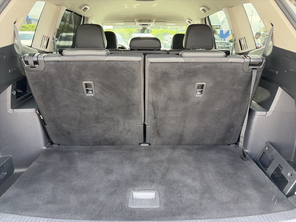 Used 2025 Volkswagen Atlas SE FWD image 32