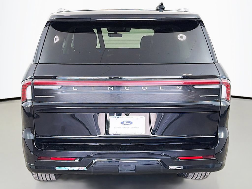 Used 2025 Lincoln Navigator Reserve AWD/4WD image 17