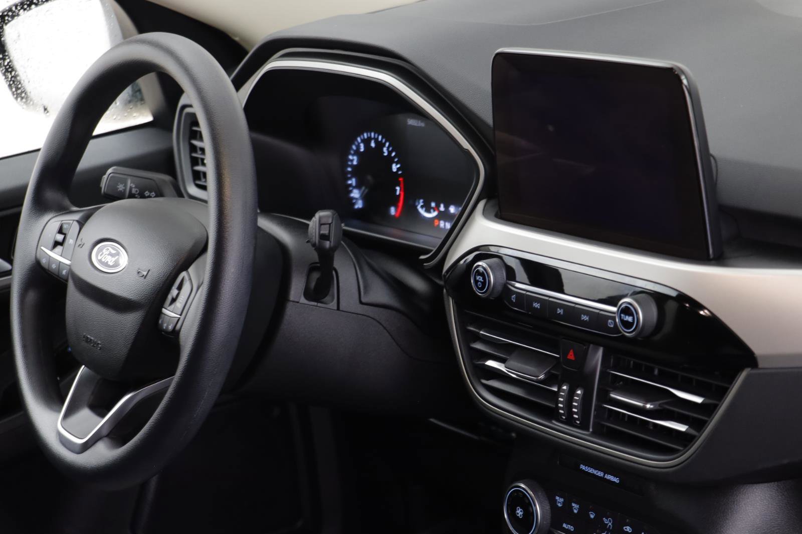 Used 2020 Ford Escape SE image 19