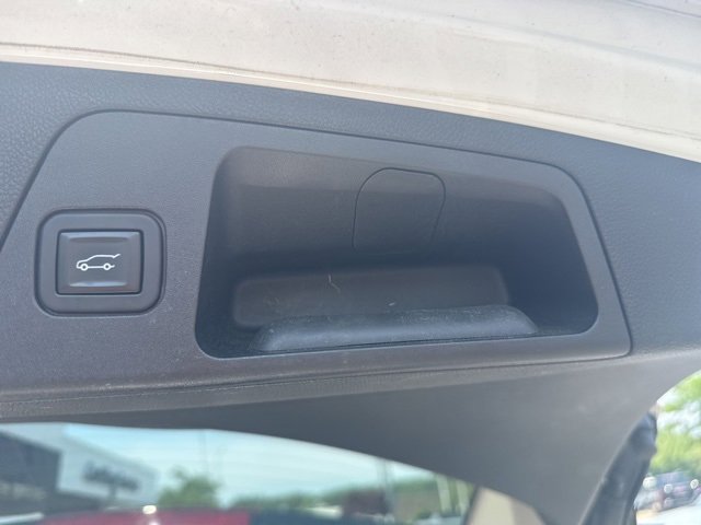 Used 2019 Buick Envision Premium w/ Driver Confidence Package image 22