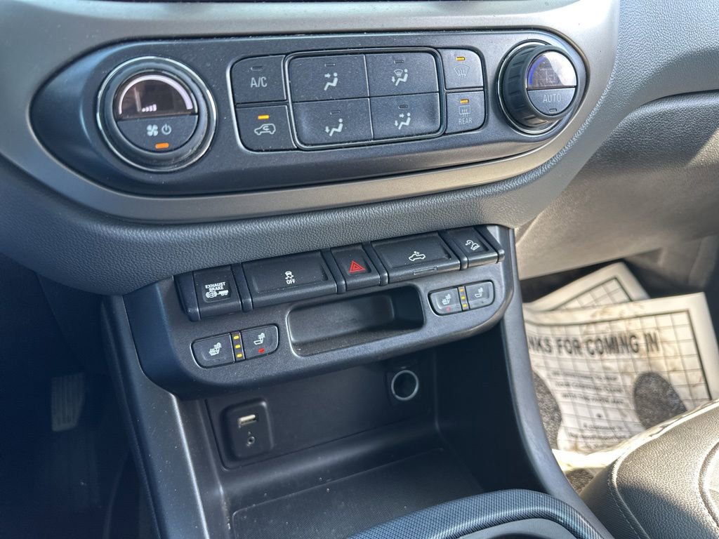 Used 2018 Chevrolet Colorado Z71 AWD/4WD image 35