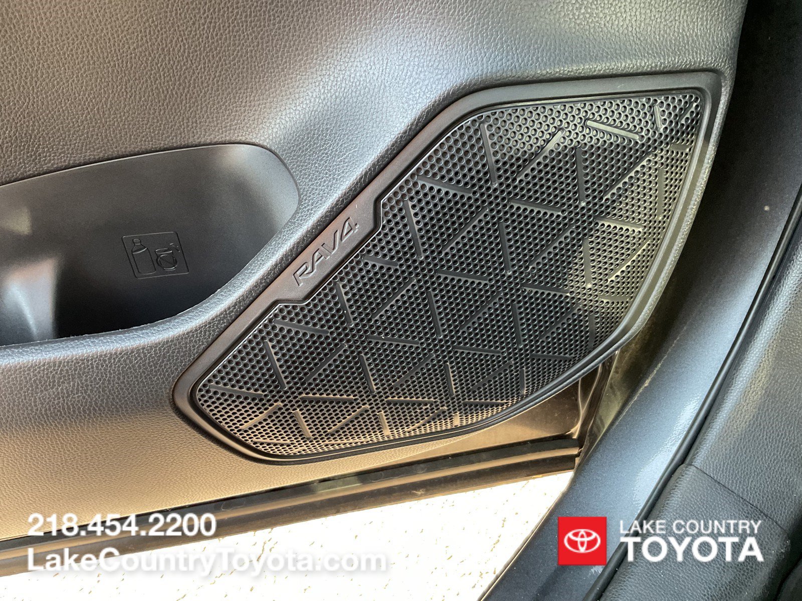 Used 2021 Toyota RAV4 Limited w/ Limited Grade Weather Package AWD/4WD image 34