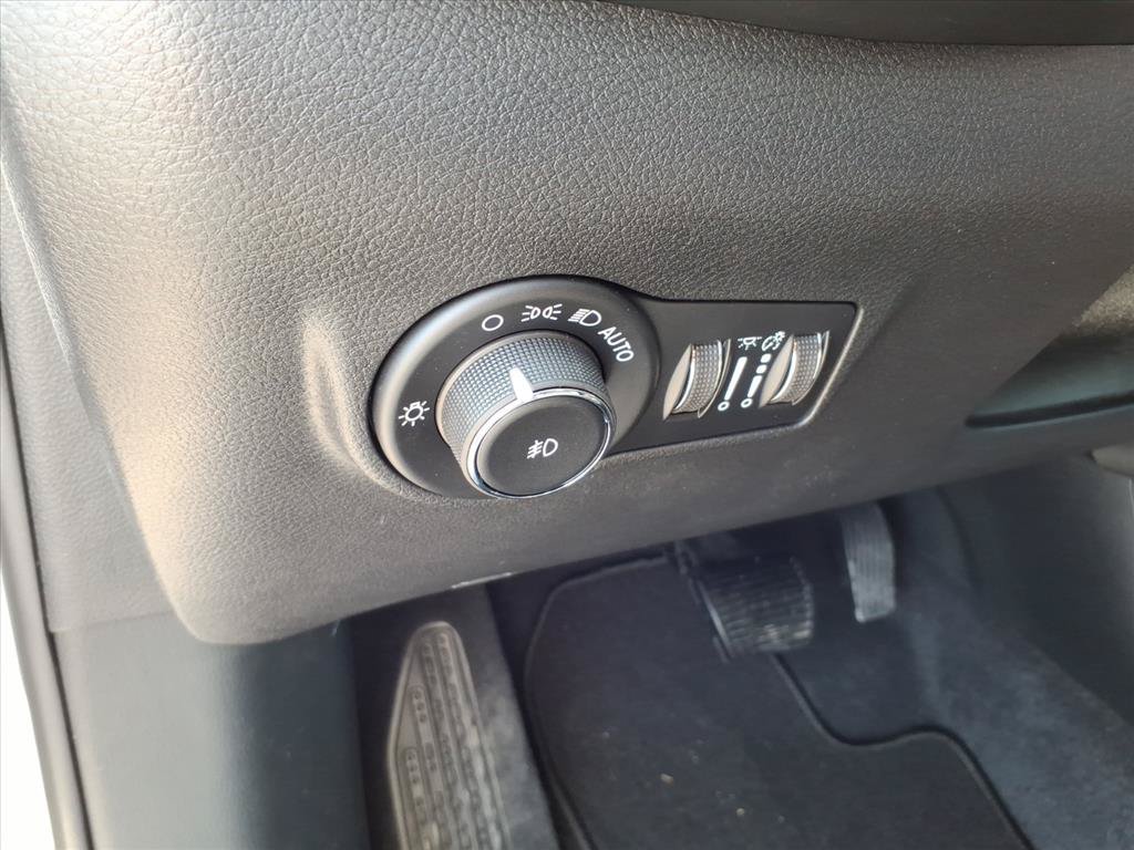 New 2026 Jeep Compass Latitude AWD/4WD image 9