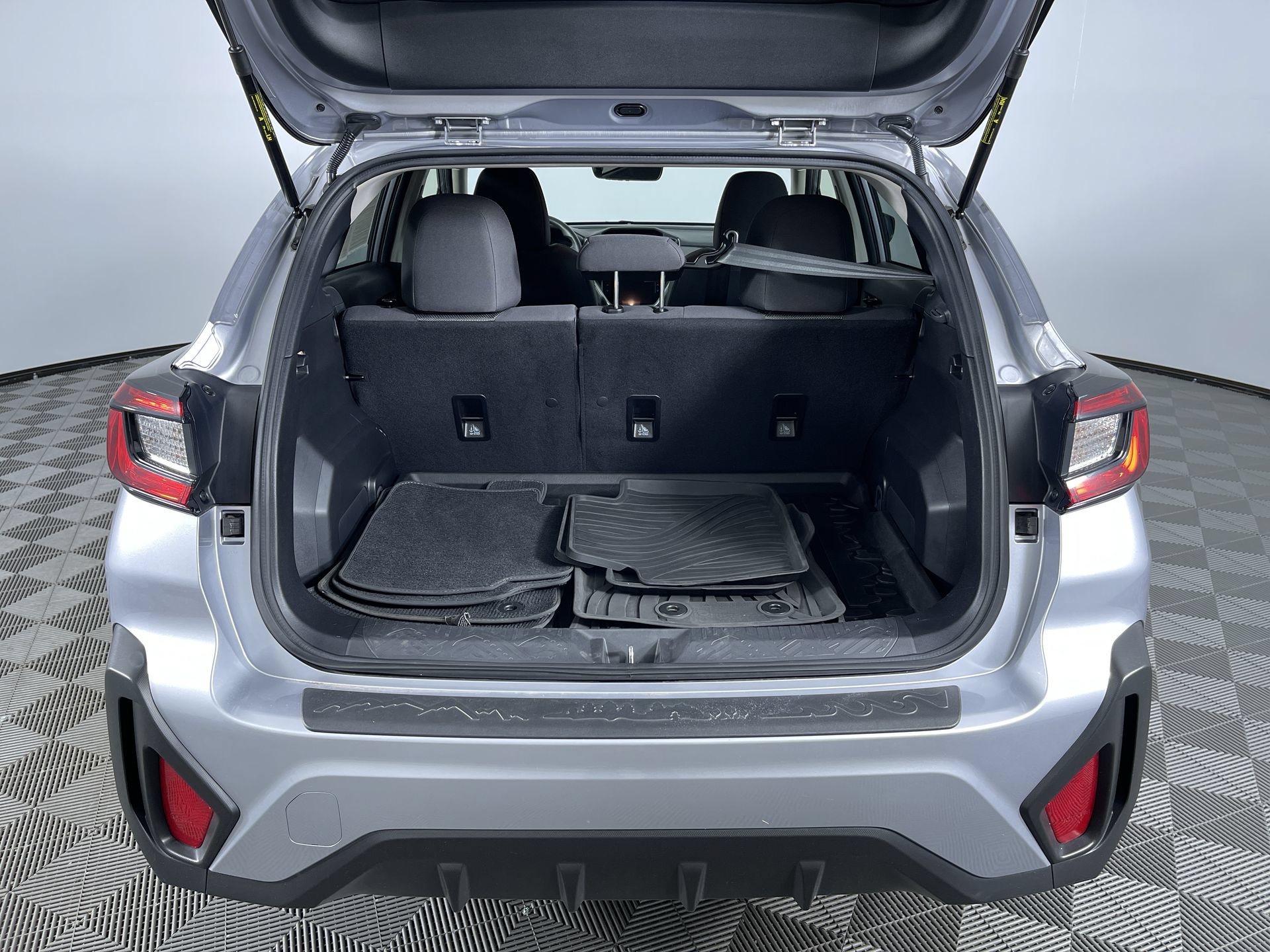 Used 2024 Subaru Crosstrek 2.0i Premium w/ Crosstrek Mirror Package AWD/4WD image 23