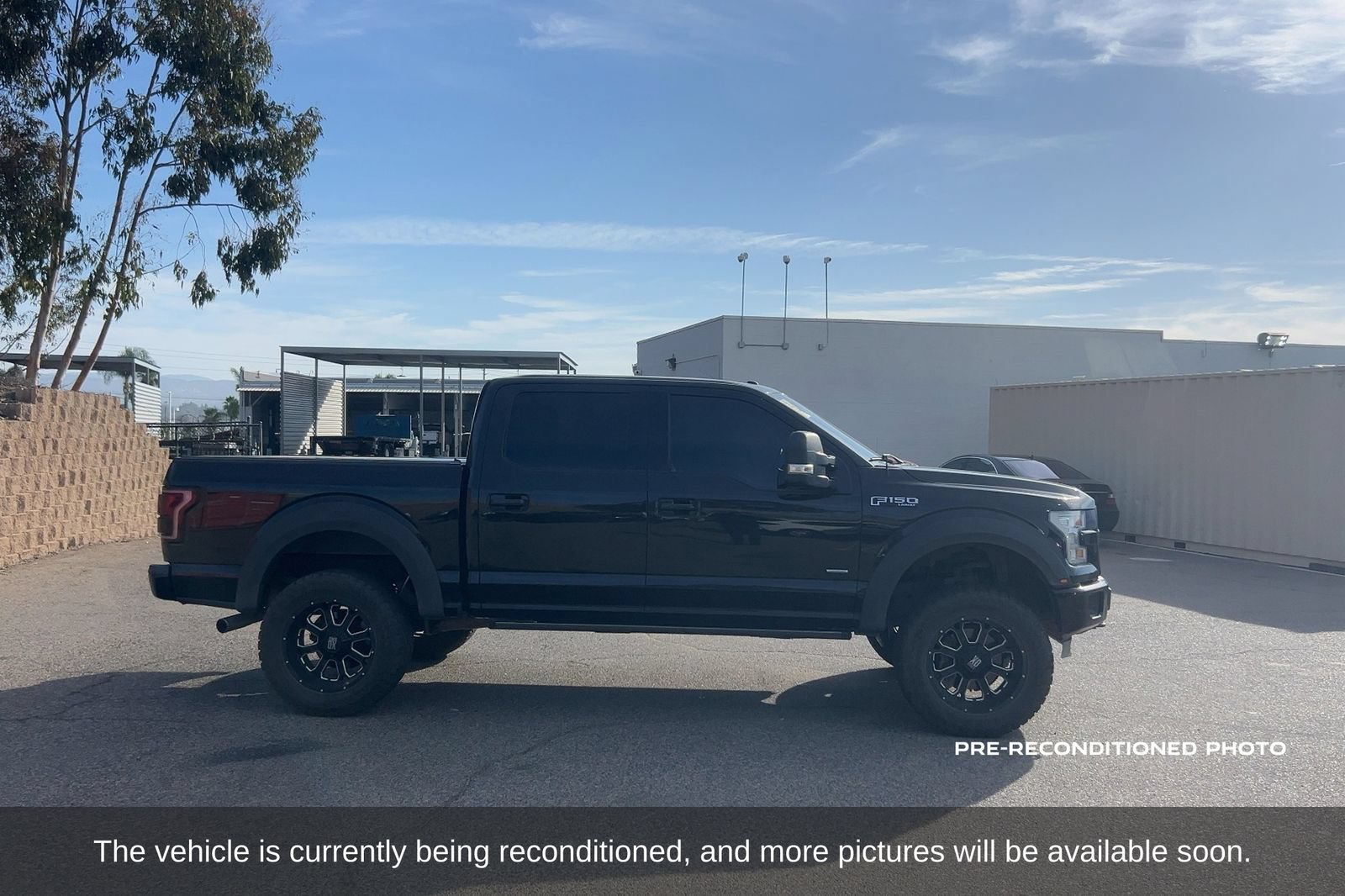 Used 2015 Ford F150 Lariat w/ Equipment Group 502A Luxury AWD/4WD image 4