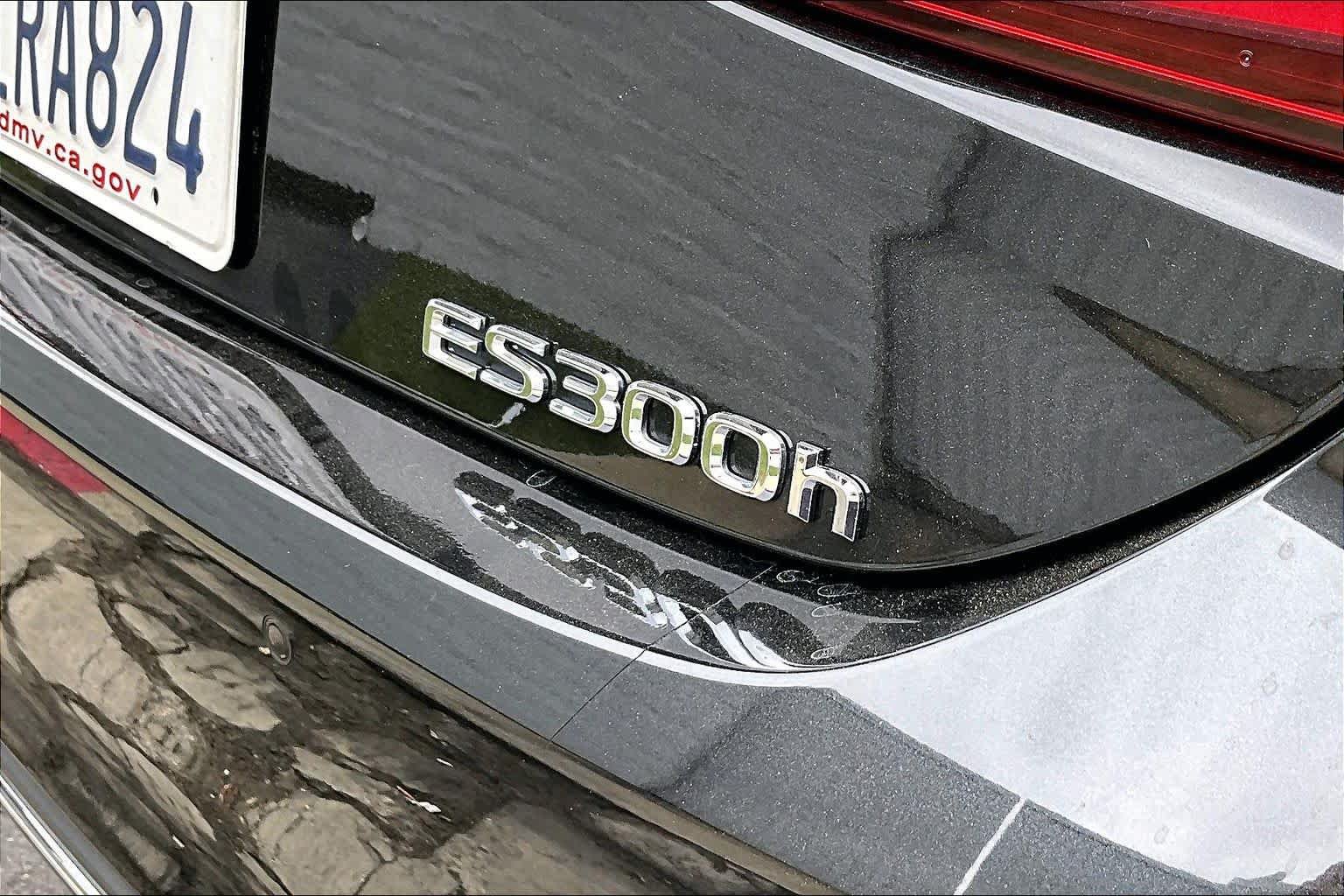 Used 2024 Lexus ES 300h w/ Premium Package FWD image 9
