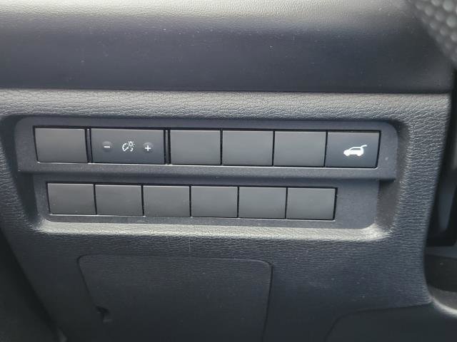 Used 2024 Mitsubishi Outlander SE image 12