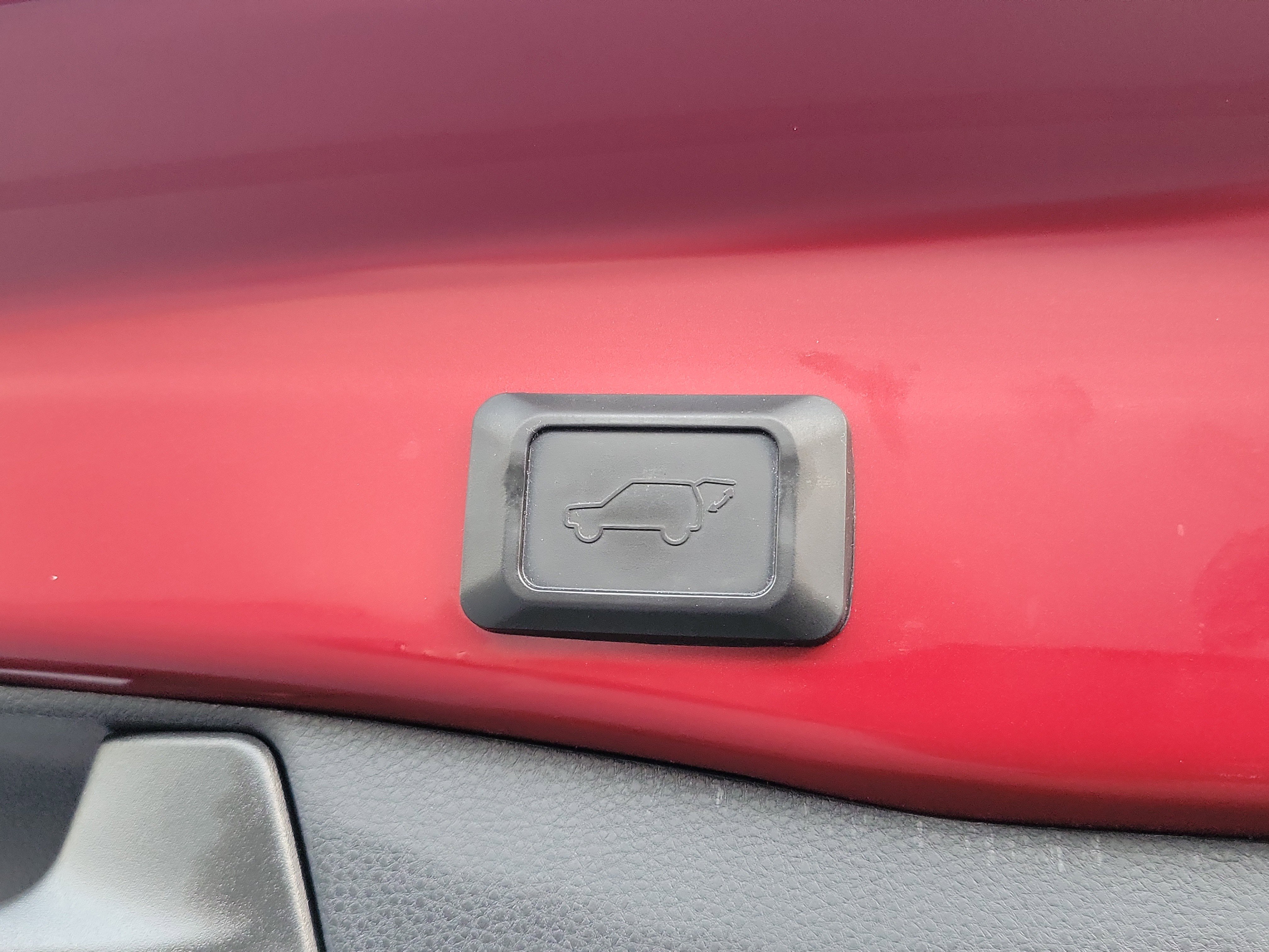 Used 2021 Toyota RAV4 XLE Premium image 19