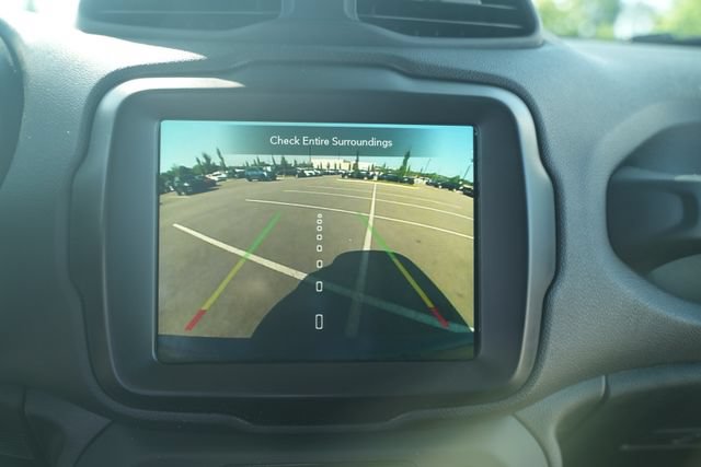 Used 2022 Jeep Renegade Latitude AWD/4WD image 28