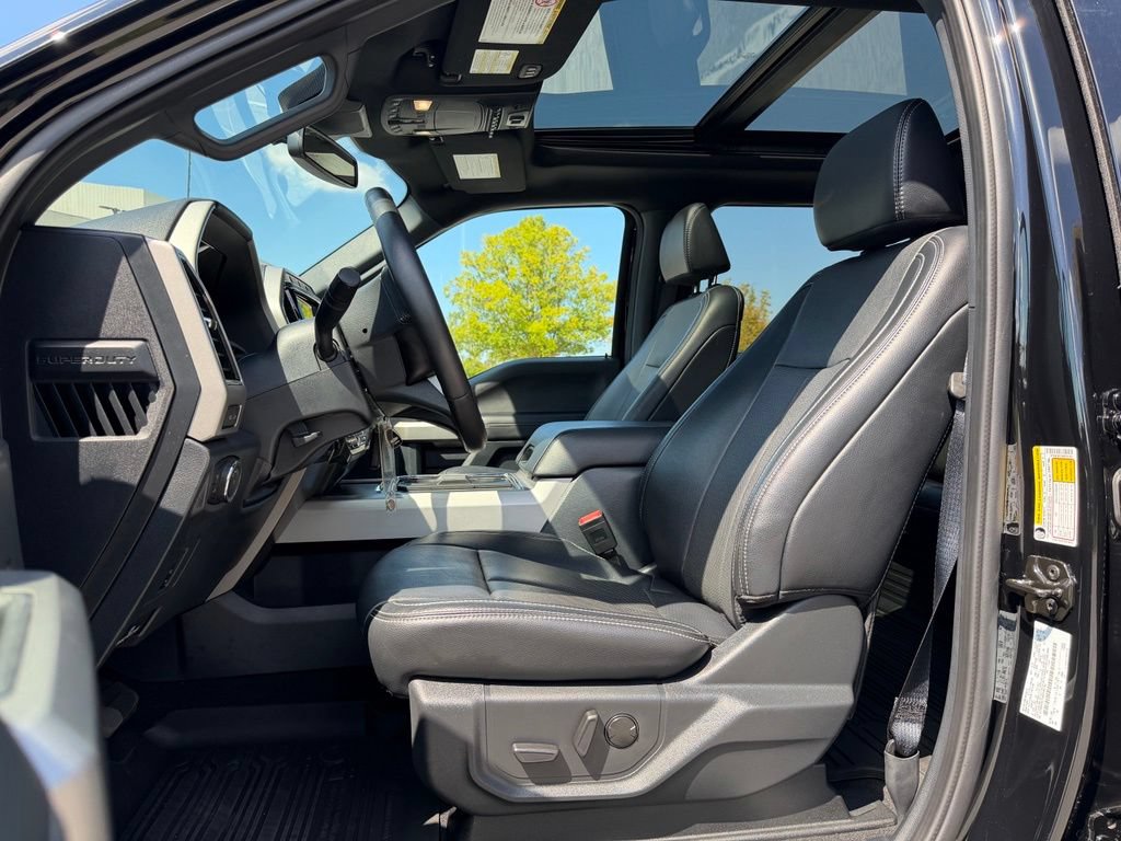 Used 2022 Ford F350 Lariat w/ Black Appearance Package AWD/4WD image 12