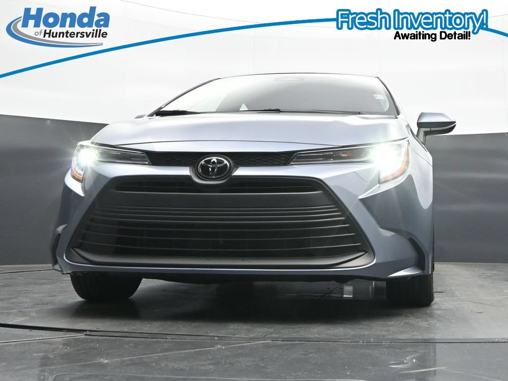 Used 2025 Toyota Corolla LE FWD image 28