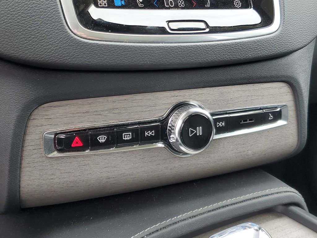 Certified 2024 Volvo XC90 B6 Ultimate image 25
