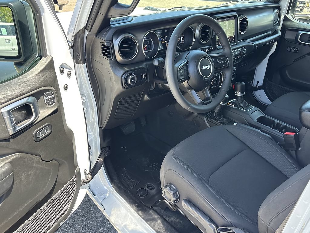 Used 2023 Jeep Wrangler Unlimited Sport AWD/4WD image 9