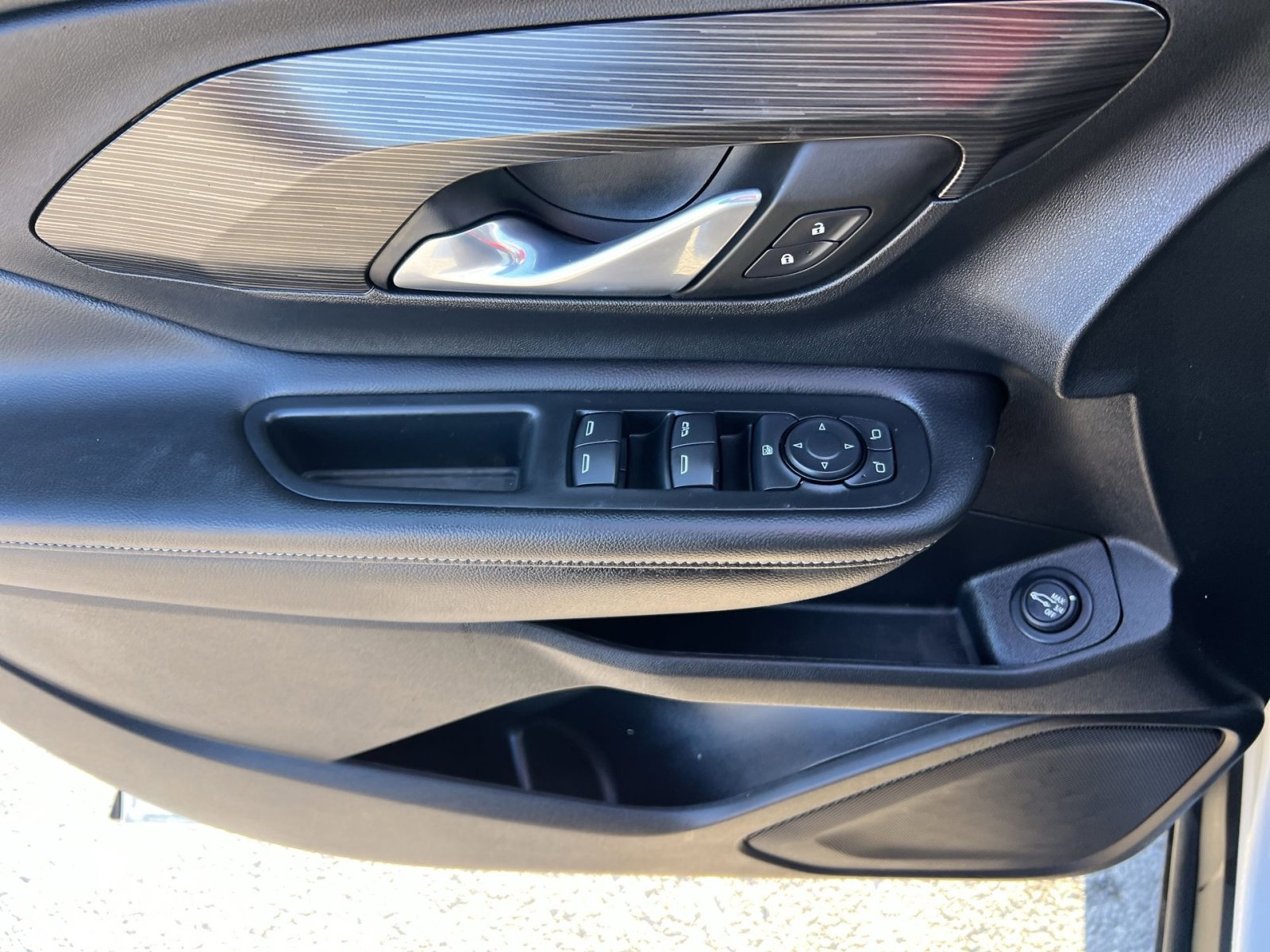 Used 2022 GMC Terrain SLE w/ Driver Convenience Package image 15